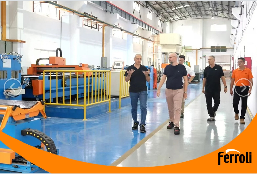 ��ʱ����CEOһ��ݰ���й����㶫���������Ӳ�